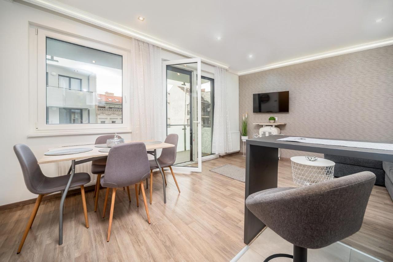 Grace Pine Apartment 3 Budapest Exterior foto