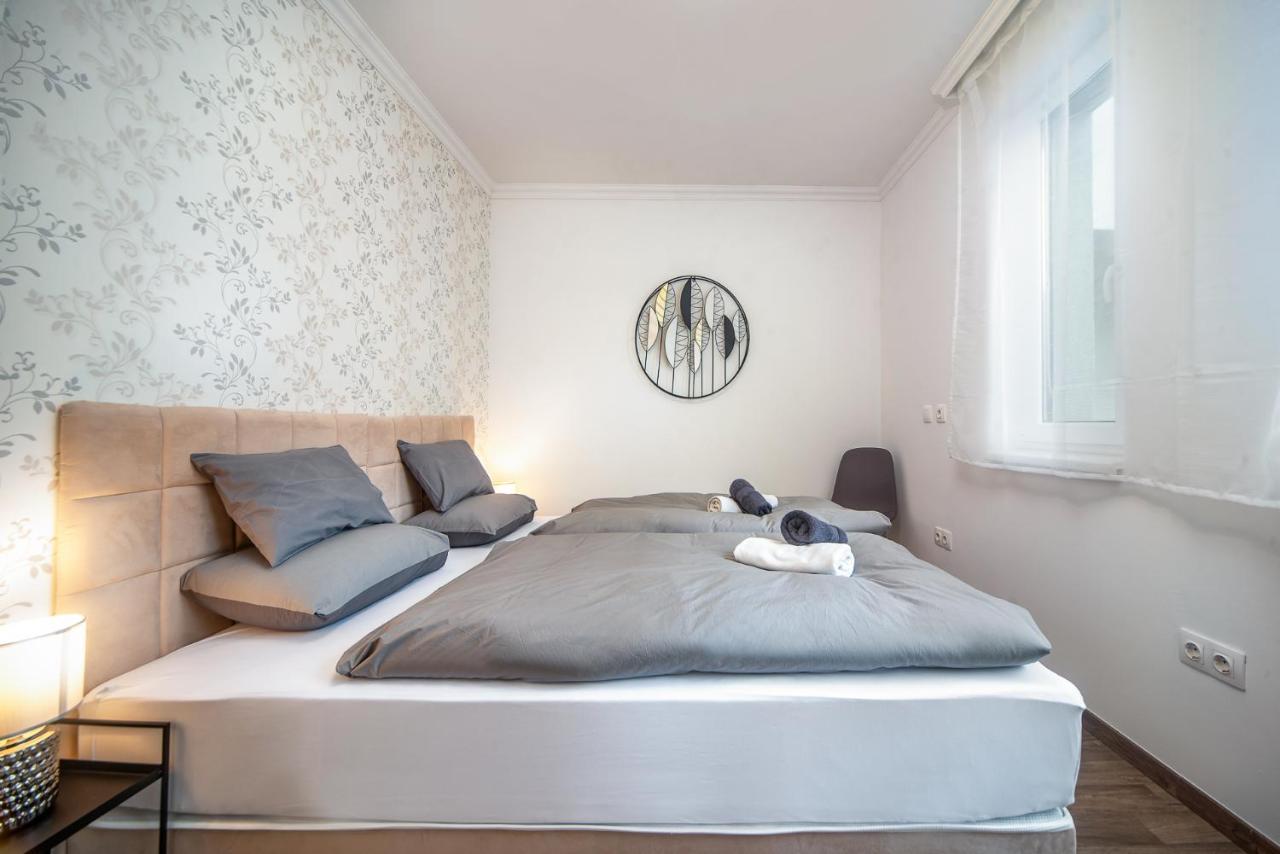 Grace Pine Apartment 3 Budapest Exterior foto